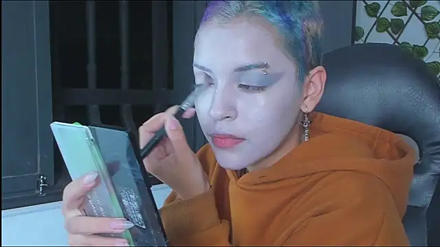 Anny Kiitty online show from 11/24/25, 04:01