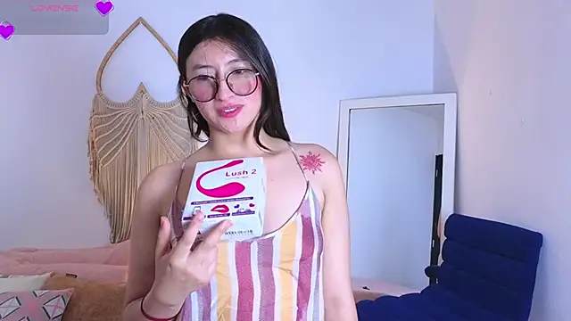 ChaosDoll   online show from 12/19/25, 07:21