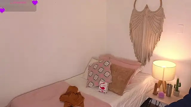 ChaosDoll   online show from 12/22/25, 09:01