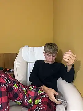 Noah21  online show from 12/13/25, 09:09