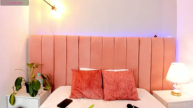 Anita wood online show from 11/26/25, 10:00