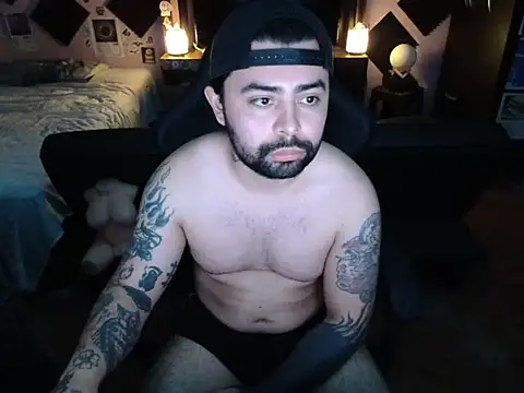 Snapshot of AtlasRise_ chatting on 11/15/25, 01:25 AtlasRise online show from 11/15/25, 01:25