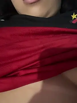 Larissa xxe online show from 11/29/25, 01:19