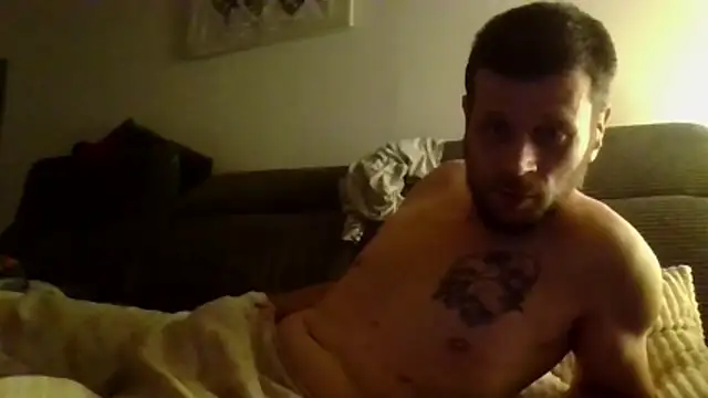 Snapshot of HoTPascal87 chatting on 11/21/25, 01:26 HoTPascal87 online show from 11/21/25, 01:26