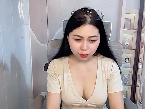 Lousii online show from 04/13/26, 01:49