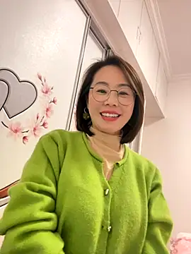 Snapshot of xiaoling2358 chatting on 11/28/25, 01:25 xiaoling2358 online show from 11/28/25, 01:25