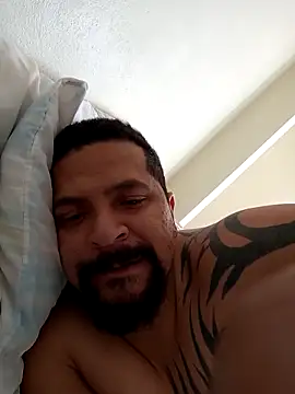 Snapshot of BuskedFester chatting on 11/30/25, 08:24 BuskedFester online show from 11/30/25, 08:24