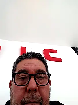 Snapshot of 1joseluis1 chatting on 11/17/25, 08:25 1joseluis1 online show from 11/17/25, 08:25