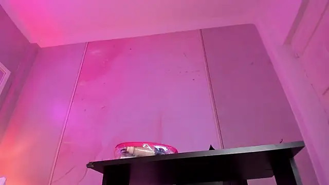 Snapshot of Kendall_curves chatting on 04/11/26, 03:22 Kendall curves online show from 04/11/26, 03:22