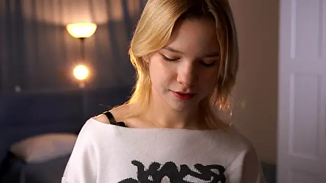 PhillisEsplin online show from 12/01/25, 08:03