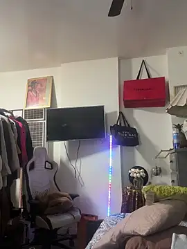 Motherbigbus online show from 04/17/26, 11:57