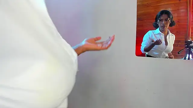 lilith sanz online show from 11/29/25, 01:36