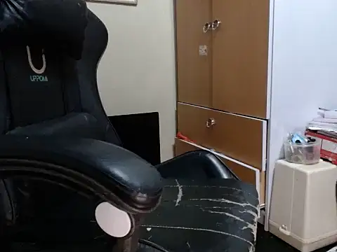 DiivaMarii online show from 05/25/26, 04:13
