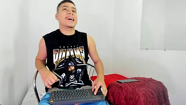 Snapshot of Lucastorrez01 chatting on 02/05/26, 07:40 Lucastorrez01 online show from 02/05/26, 07:40