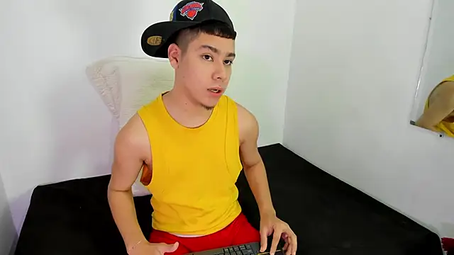 Snapshot of Lucastorrez01 chatting on 03/06/26, 11:45 Lucastorrez01 online show from 03/06/26, 11:45