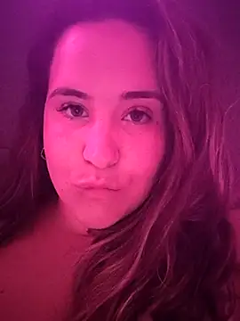 Snapshot of iviiiiiiiiiii chatting on 11/18/25, 01:22 iviiiiiiiiiii online show from 11/18/25, 01:22