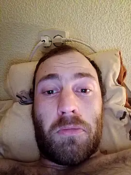 Snapshot of Tom1630 chatting on 11/16/25, 05:35 Tom1630 online show from 11/16/25, 05:35