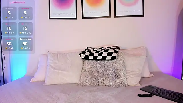 Snapshot of Sofi_vega77 chatting on 04/30/26, 11:27 Sofi vega77 online show from 04/30/26, 11:27