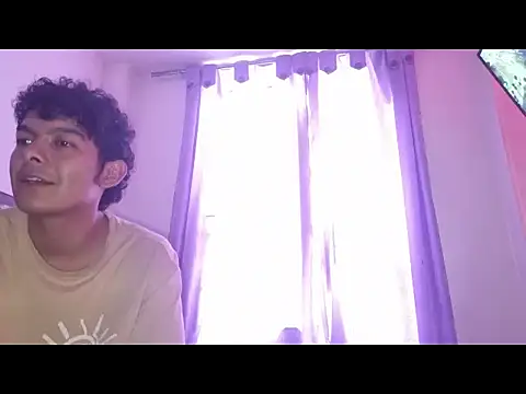 Snapshot of Youngcople18 chatting on 11/16/25, 06:13 Youngcople18 online show from 11/16/25, 06:13