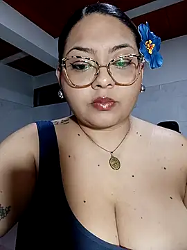 Snapshot of Anna_Lucia88 chatting on 06/13/26, 06:11 Anna Lucia88 online show from 06/13/26, 06:11