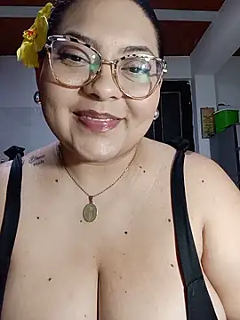 Snapshot of Anna_Lucia88 chatting on 06/14/26, 02:24 Anna Lucia88 online show from 06/14/26, 02:24