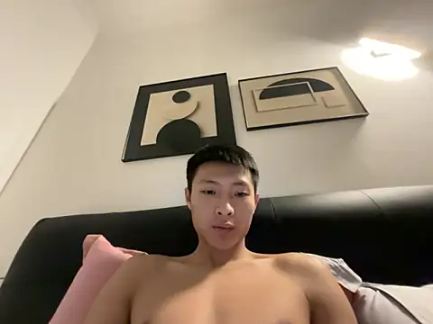 Snapshot of TE-39 chatting on 11/16/25, 12:55 TE-39 online show from 11/16/25, 12:55