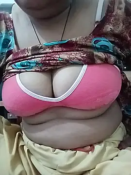 Snapshot of Menka_cut34 chatting on 06/27/26, 12:22 Menka cut34 online show from 06/27/26, 12:22