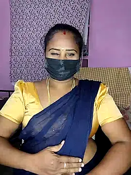 Snapshot of Tamil_devagi chatting on 04/18/26, 04:44 Tamil devagi online show from 04/18/26, 04:44
