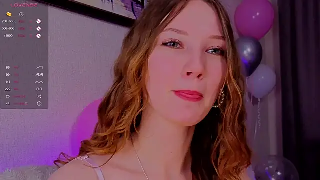 Snapshot of Alisavine chatting on 04/22/26, 06:09 Alisavine online show from 04/22/26, 06:09