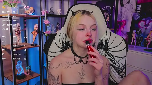 ElvenQueen online show from 11/29/25, 04:21