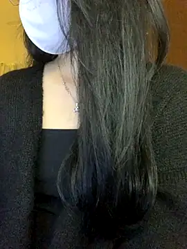 Snapshot of Hanni_22 chatting on 11/20/25, 04:18 Hanni 22 online show from 11/20/25, 04:18