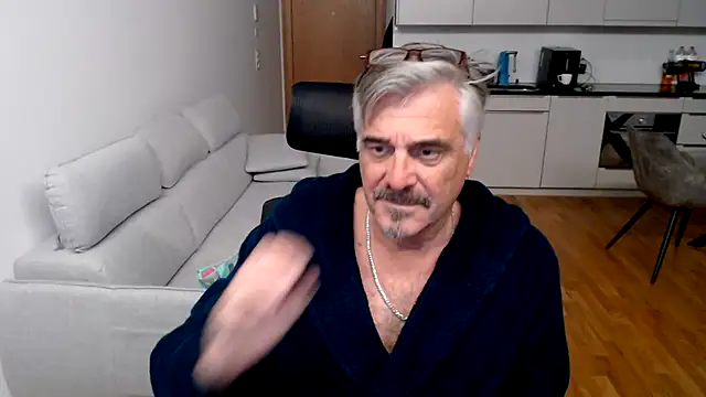 Buidapest online show from 11/22/25, 04:11