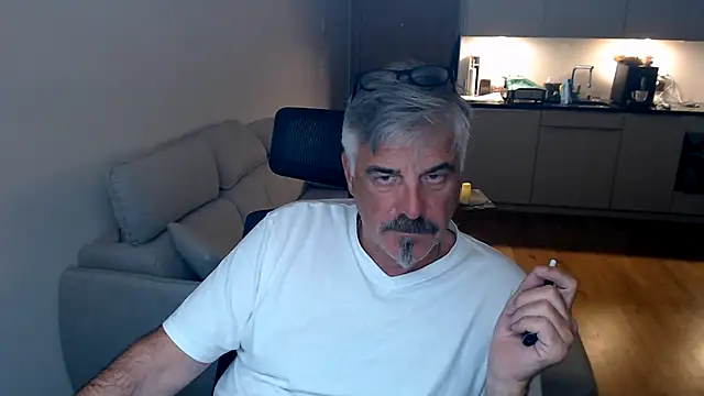 Buidapest online show from 01/05/26, 06:33