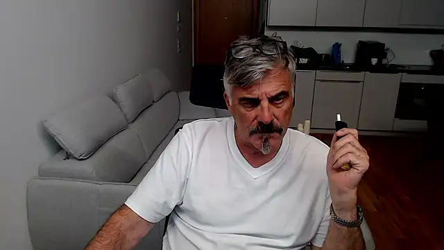 Buidapest online show from 01/16/26, 12:03