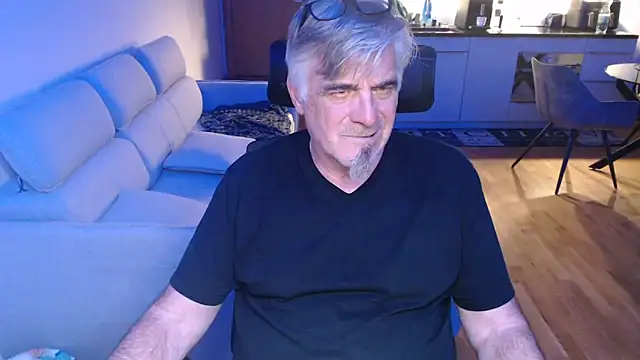 Buidapest online show from 04/17/26, 01:08