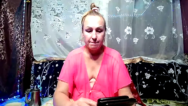 Kissingyouu online show from 12/05/25, 06:48