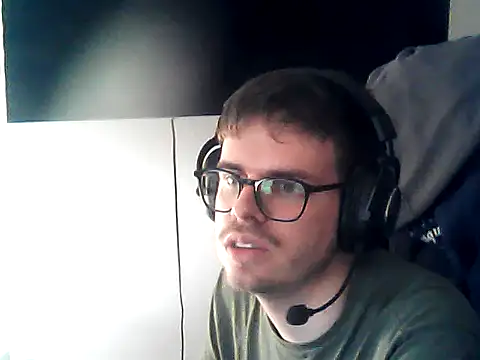 Snapshot of DesertedMonoxide chatting on 03/12/26, 04:24 DesertedMonoxide online show from 03/12/26, 04:24