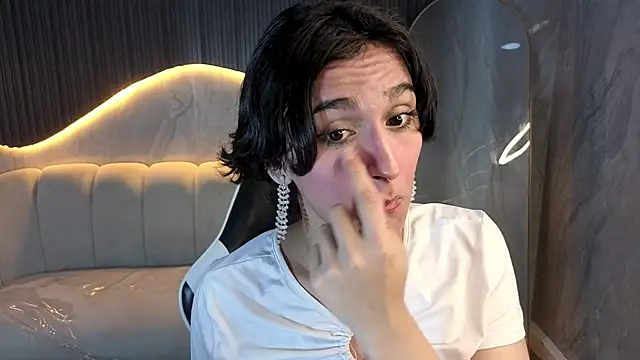 zoe tp online show from 12/13/25, 08:14