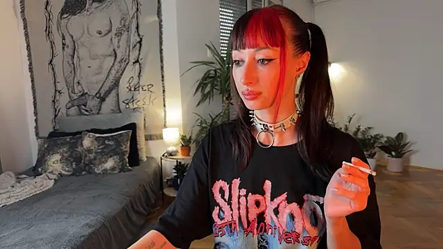 Snapshot of inked_witch chatting on 10/15/25, 01:22 inked witch online show from 10/15/25, 01:22