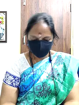 Snapshot of Queen-Neha chatting on 04/09/26, 06:24 Queen-Neha online show from 04/09/26, 06:24