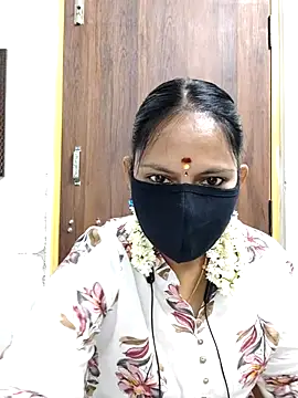 Snapshot of Queen-Neha chatting on 04/23/26, 03:08 Queen-Neha online show from 04/23/26, 03:08