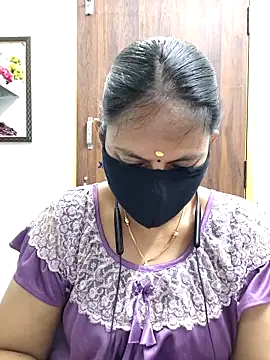 Snapshot of Queen-Neha chatting on 04/23/26, 12:29 Queen-Neha online show from 04/23/26, 12:29