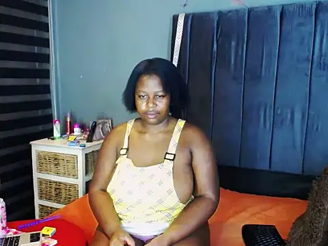 Snapshot of melanin_lizzy chatting on 11/17/25, 05:19 melanin lizzy online show from 11/17/25, 05:19