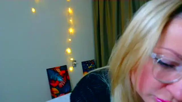 MilaLove   online show from 11/19/25, 01:44