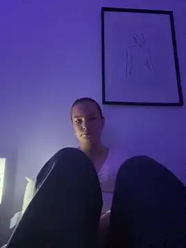 Sandrasnoww online show from 11/25/25, 08:09