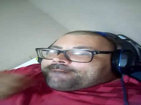 Snapshot of ricardobolinha chatting on 11/17/25, 04:51 ricardobolinha online show from 11/17/25, 04:51