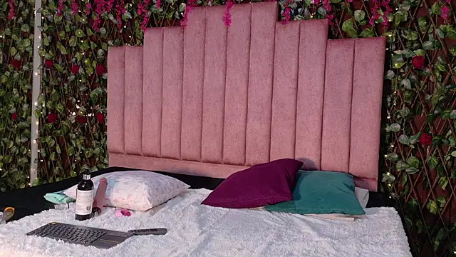 MiaJanss online show from 01/05/26, 05:27