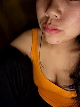 Xiu-L online show from 12/15/25, 03:38