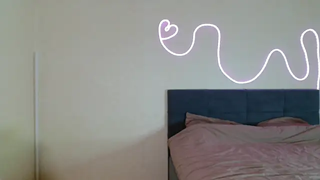 Snapshot of eva_vuv chatting on 11/22/25, 05:01 eva vuv online show from 11/22/25, 05:01