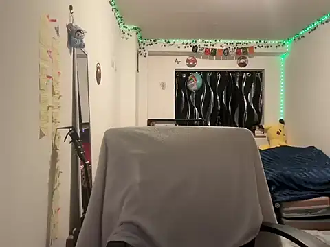 tinydaisy21 online show from 11/18/25, 03:01